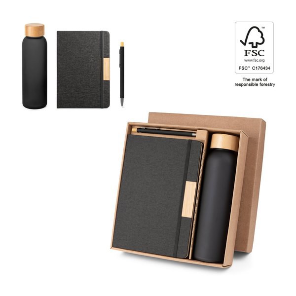 Ensemble composé d'un stylo à bille, d'un bloc-notes et d'une bouteille, fabriqués à partir de PET recyclé, d'aluminium recyclé et de bambou